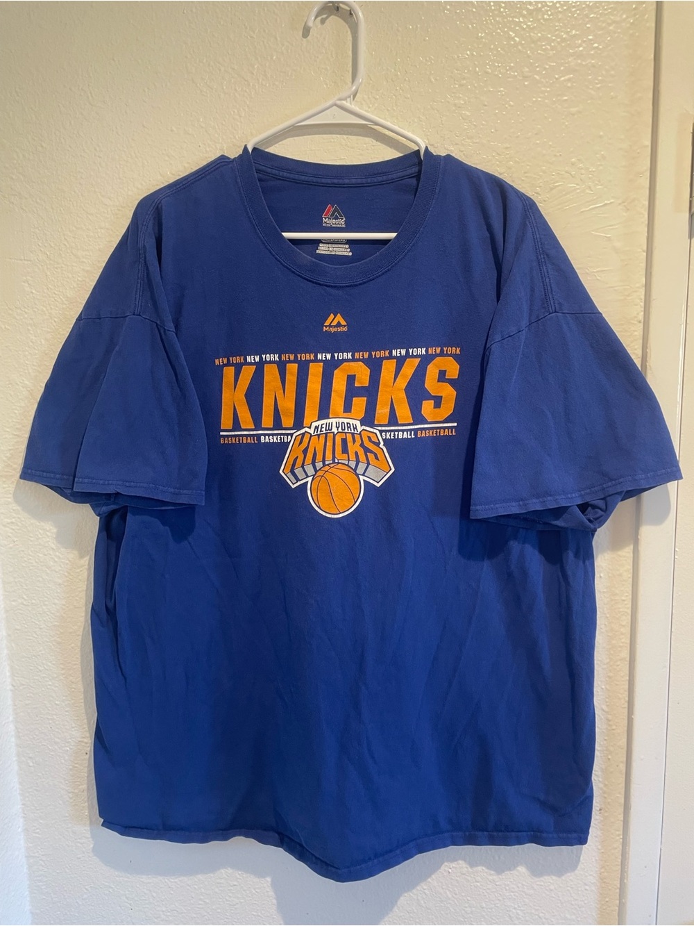 Majestic Men's New York Knicks Basketball Tee Shirt • Size 2XL